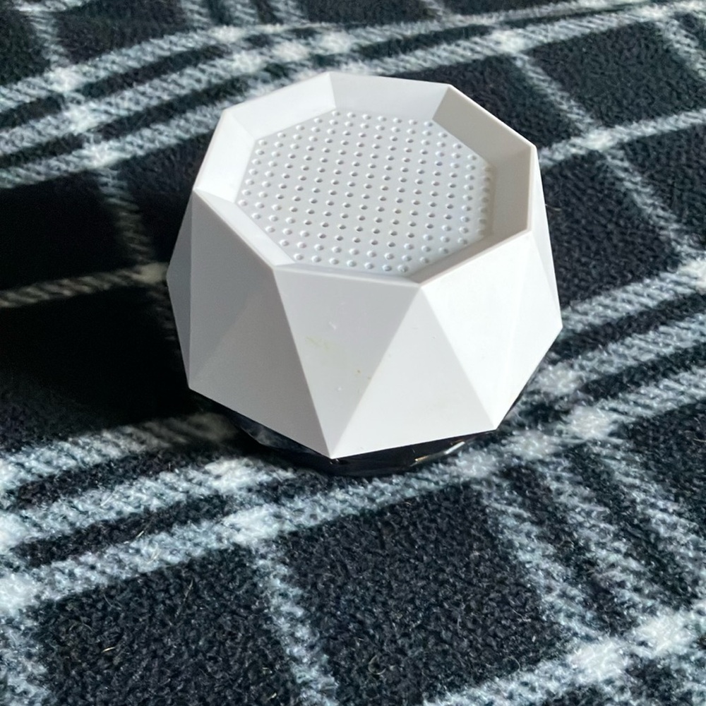 Light Up TRAXX Bluetooth Speaker